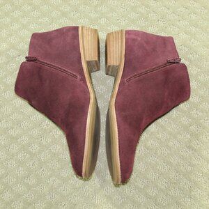 Gianni Bini Women's 11 Purple Suede Chelsea Boots